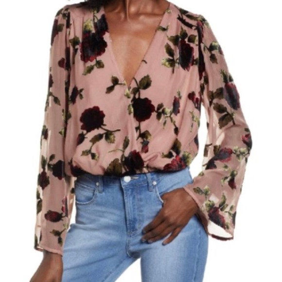 Astr the Label surplice cut‎ velvet burn out top - Picture 1 of 7
